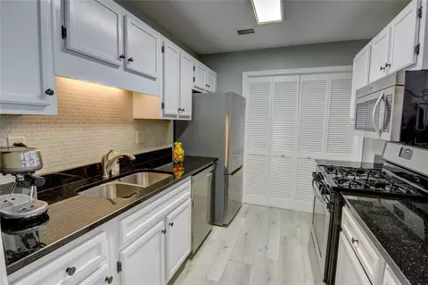 411 Berkeley Woods Dr, Duluth, GA 30096 photo 13