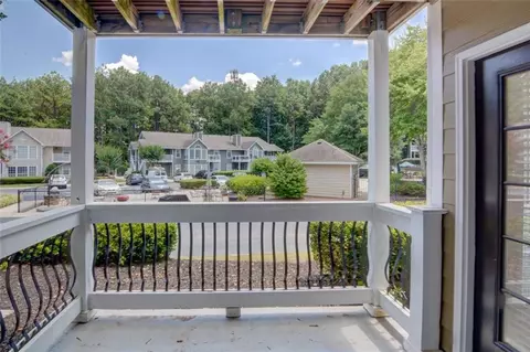 411 Berkeley Woods Dr, Duluth, GA 30096 photo 9