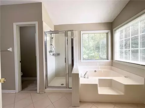 Bath - 3070 Bugle Dr, Duluth, GA 30096 photo 7 of 9