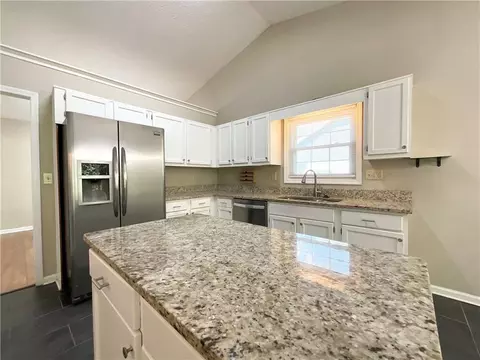 Kitchen - 3070 Bugle Dr, Duluth, GA 30096 photo 4 of 5