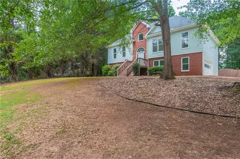 8265 Shadow Creek Dr, Bethlehem, GA 30620