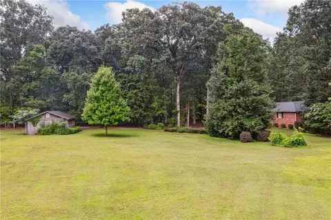Exterior - 800 Skyline Dr, Covington, GA 30014 photo 2 of 8