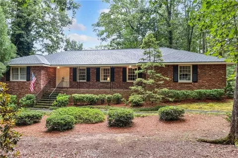 800 Skyline Dr, Covington, GA 30014