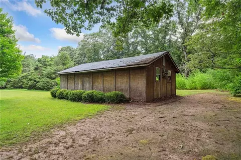 Exterior - 800 Skyline Dr, Covington, GA 30014 photo 6 of 8