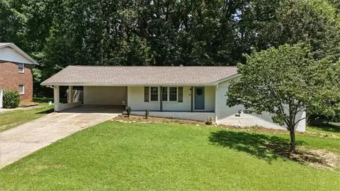 558 Carlouetta Rd SW, Mableton, GA 30126
