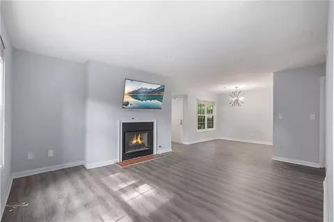 104 Glenleaf Dr, Peachtree Corners, GA 30092