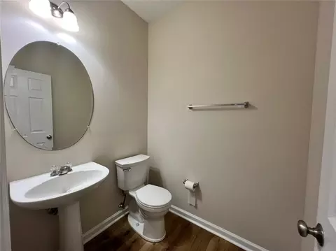 Bath - 3473 Stoneham Dr, Duluth, GA 30097 photo 4 of 6