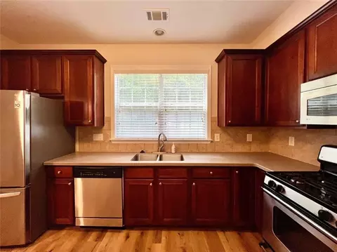 Kitchen - 3473 Stoneham Dr, Duluth, GA 30097 photo 2 of 5