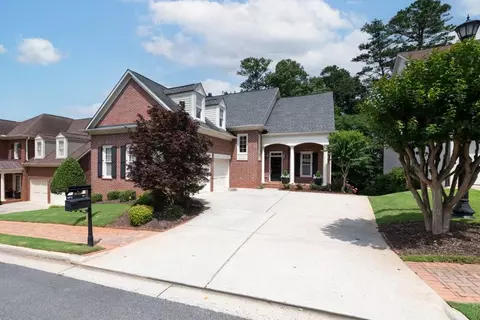 1560 Heritage Trl, Roswell, GA 30075