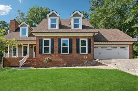 2021 Sturbridge Ln, Buford, GA 30519 photo 2