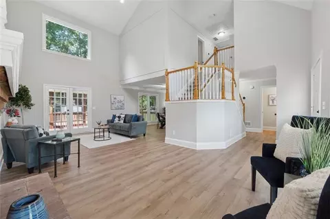 2021 Sturbridge Ln, Buford, GA 30519 photo 6
