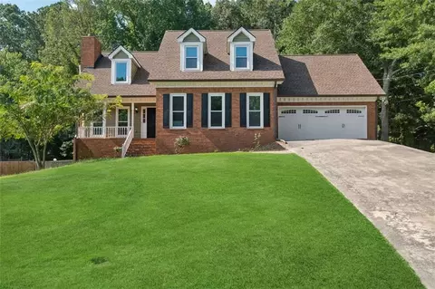 2021 Sturbridge Ln, Buford, GA 30519 photo 3