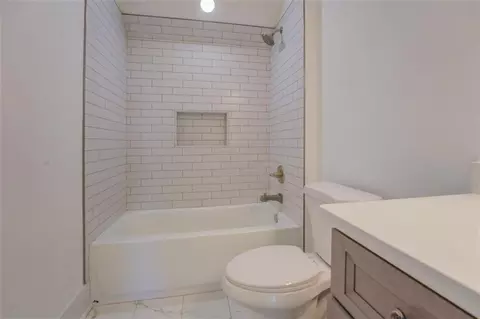 Bath - 5106 N Pratt St N, Covington, GA 30014 photo 6 of 8