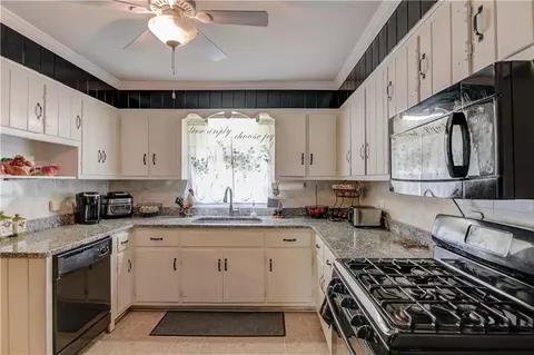 114 Pine Cir, Monroe, GA 30655 photo 8