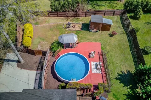 114 Pine Cir, Monroe, GA 30655 photo 4