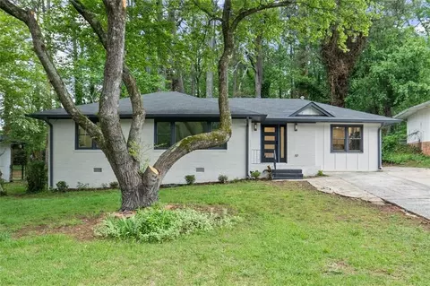 140 Larose Cir SE, Marietta, GA 30060