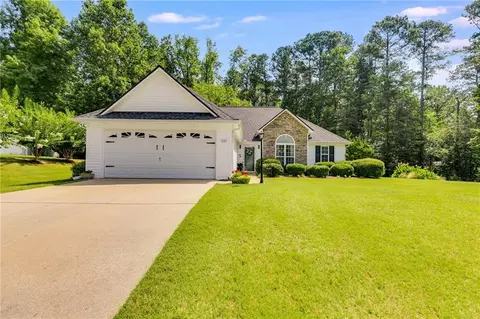 334 Stonehenge Dr, Dallas, GA 30157