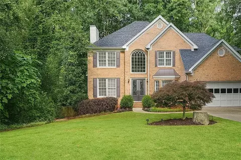 Exterior - 878 Treadstone Overlook, Suwanee, GA 30024 photo 2 of 8