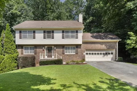 1348 Cambridge Ct, Atlanta, GA 30319