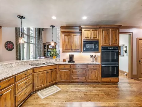 Kitchen - 10155 Brixton Pl, Suwanee, GA 30024 photo 3 of 4