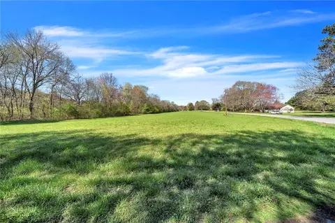 1 Carlton Dr, Rockmart, GA 30153