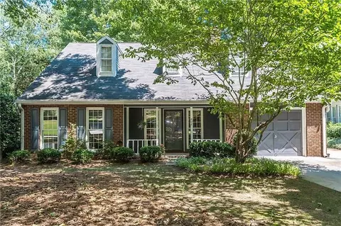 402 Roswell Green Ln, Roswell, GA 30075