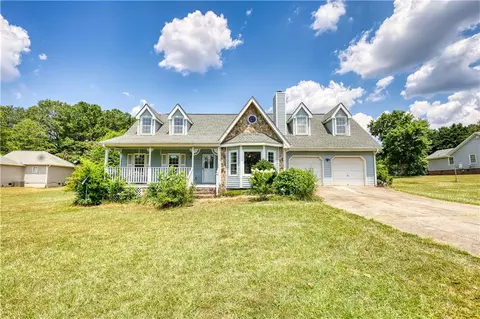 3501 Camelot Way, Loganville, GA 30052