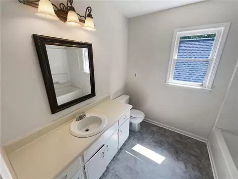 Bath - 2811 Spring St, Dacula, GA 30019 photo 5 of 5