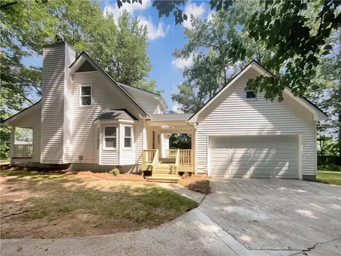 Exterior - 2811 Spring St, Dacula, GA 30019 photo 2 of 4