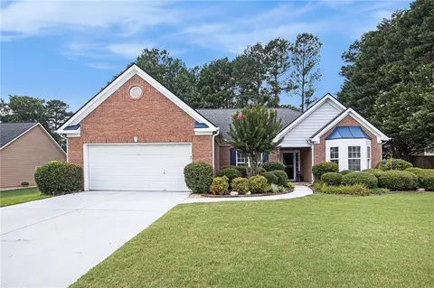 1344 Birch View Ln, Lawrenceville, GA 30043