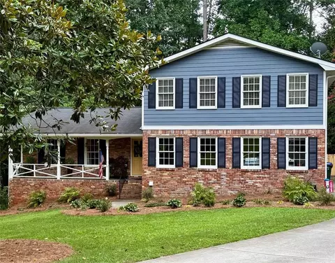 255 Jade Cove Cir, Roswell, GA 30075
