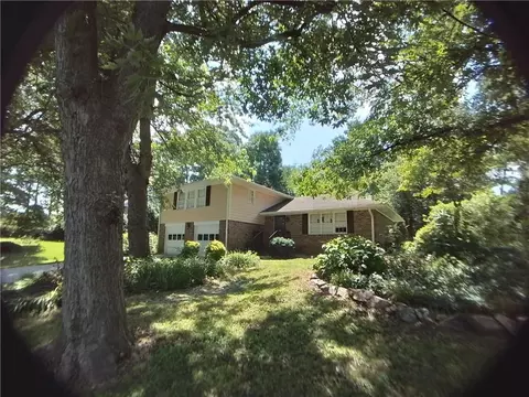 5236 Corinth Cir, Stone Mountain, GA 30087