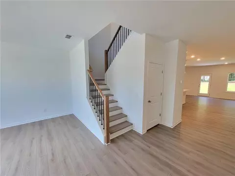 Entry Way - 388 Silverleaf Trl, Bethlehem, GA 30620 photo 2 of 5