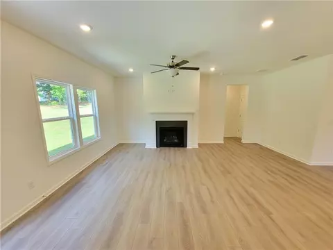 Living - 388 Silverleaf Trl, Bethlehem, GA 30620 photo 3 of 4
