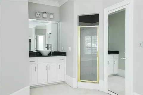 Bath - 8015 Turnberry Way, Duluth, GA 30097 photo 4 of 8