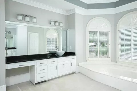 Bath - 8015 Turnberry Way, Duluth, GA 30097 photo 3 of 8