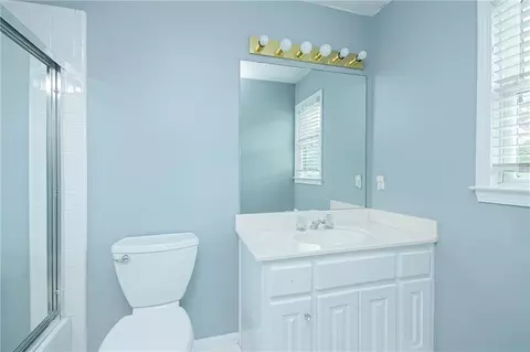 Bath - 8015 Turnberry Way, Duluth, GA 30097 photo 6 of 8