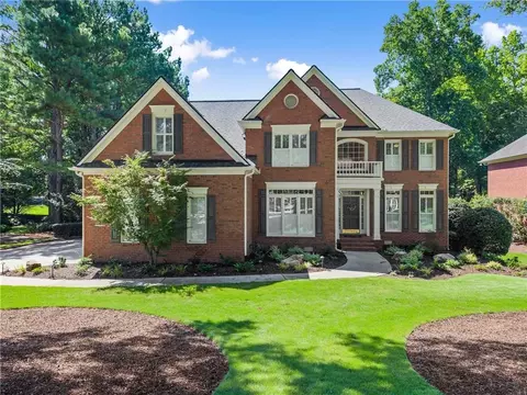 1472 Riverview Run Ln, Suwanee, GA 30024