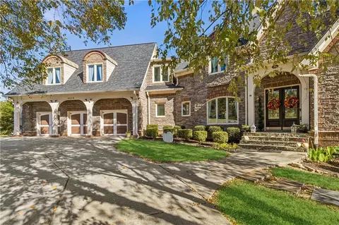 4826 Rose Heights Dr, Flowery Branch, GA 30542