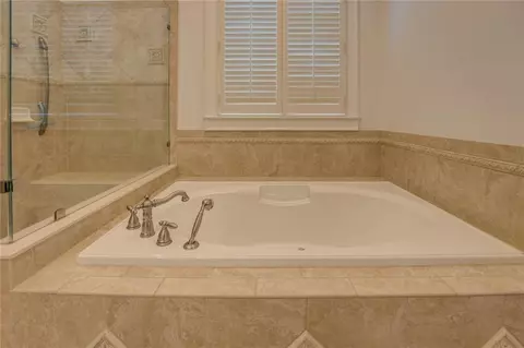 Bath - 2115 E Haven Dr E, Covington, GA 30014 photo 5 of 12