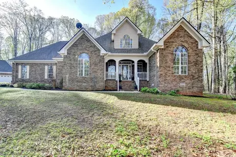 122 Valley Way, Pendergrass, GA 30567