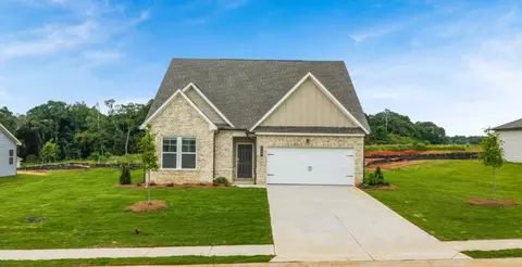 205 Overton Dr, Perry, GA 31069