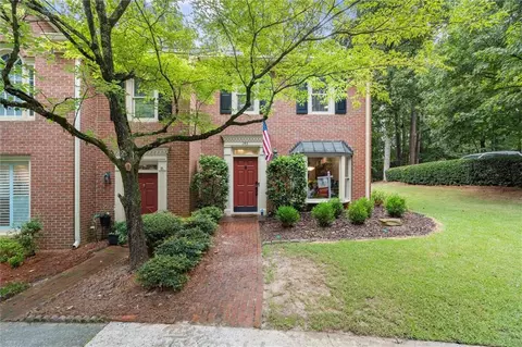 145 Weatherburne Dr, Roswell, GA 30076