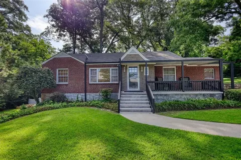 990 Oakland Ave SE, Conyers, GA 30012