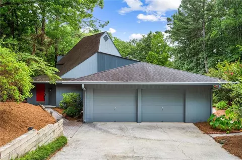3863 Dundee Dr NE, Roswell, GA 30075