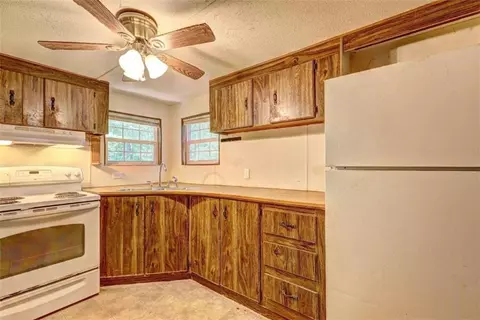 218 Helen Rd, Covington, GA 30016 photo 11