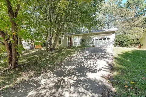 3884 Wood Path Dr, Stone Mountain, GA 30083