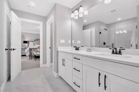 Bath - 403 Mcdaniel Pl, Canton, GA 30115 photo 3 of 4
