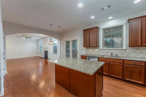 Living - 624 East Hampton Pl, Canton, GA 30115 photo 6 of 8