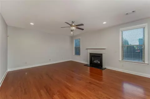Living - 624 East Hampton Pl, Canton, GA 30115 photo 4 of 8